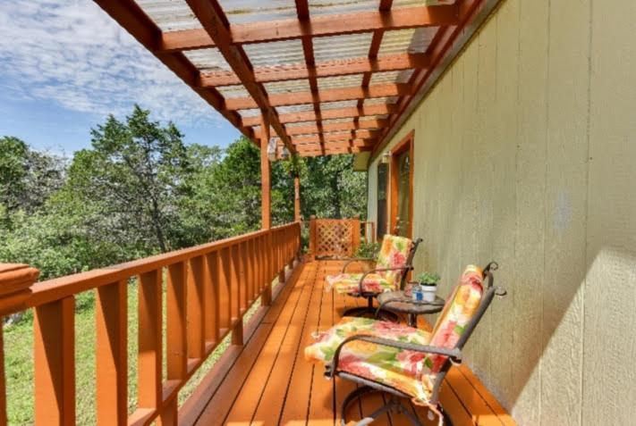 Austin Escape Bed & Breakfast Cedar Creek Exterior photo