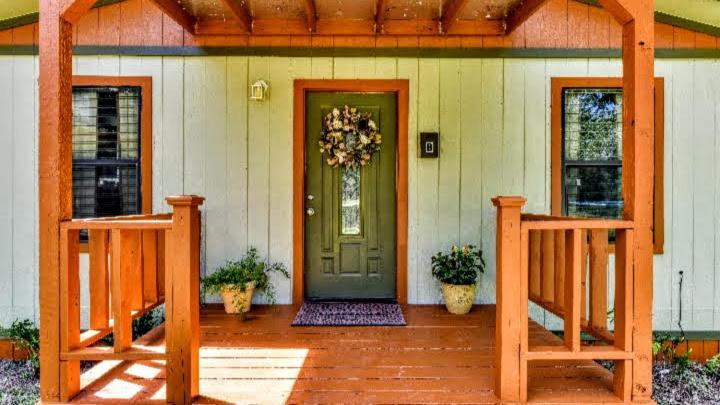 Austin Escape Bed & Breakfast Cedar Creek Exterior photo